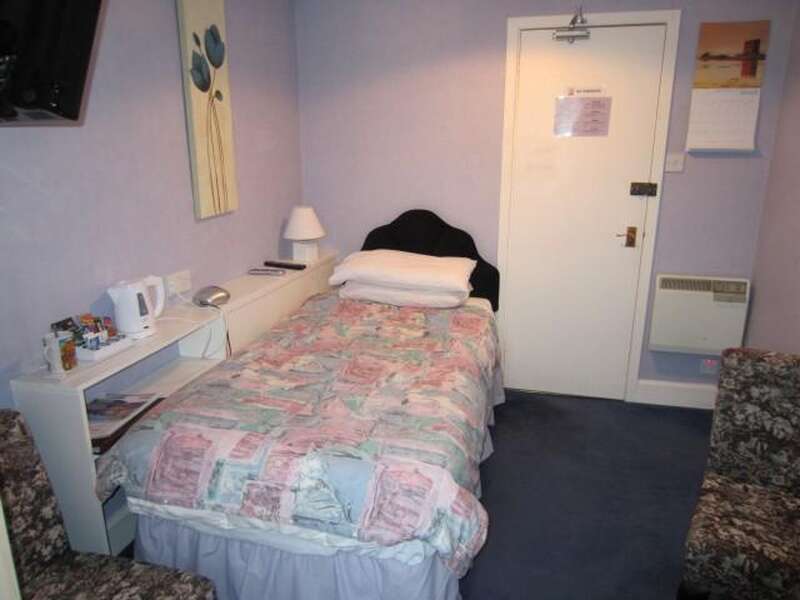 Single Room - Private Facilities